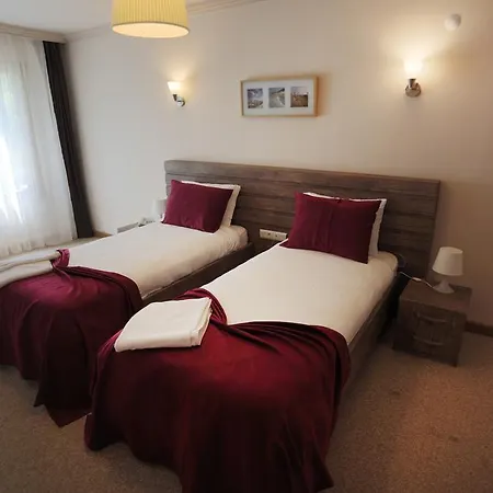 모텔 Kapri & Kaplica Yalova